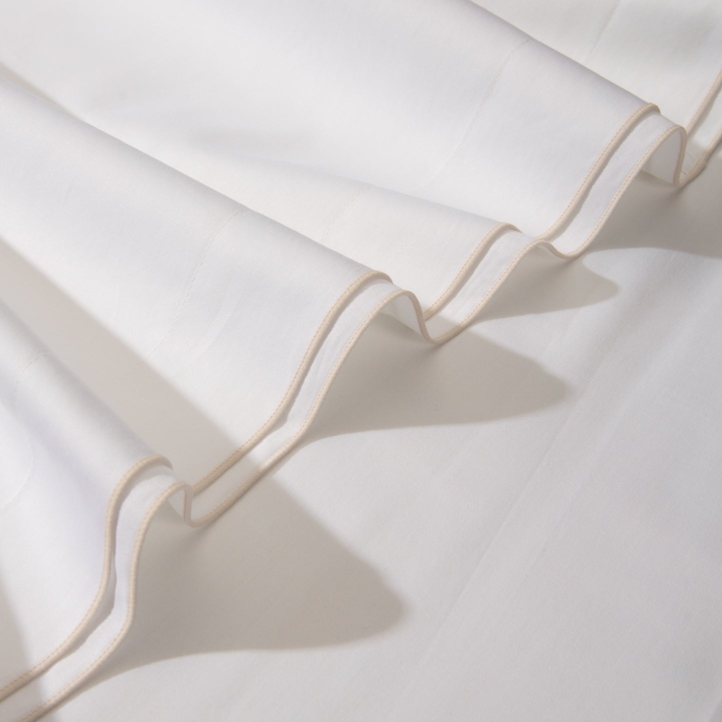 JUEGO DE SÁBANAS BLISS SATÉN BORDADO BEIGE