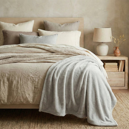 WARM ESSENCE BLANKET