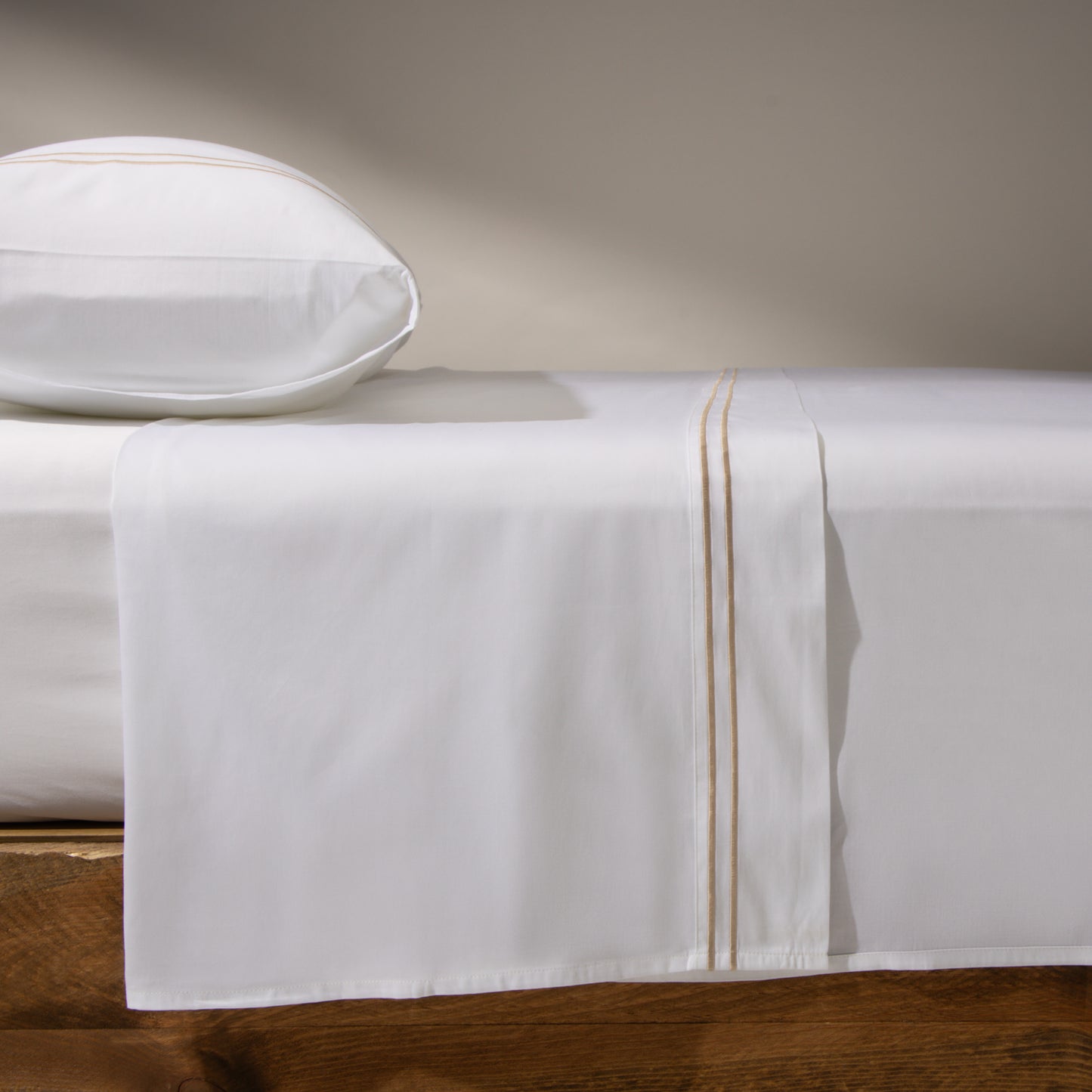 BUNDLE ESSENCE SATEEN GOLD EMBROIDERY