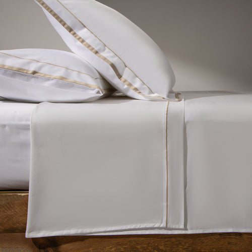 JUEGO DE SÁBANAS HEAVEN SATÉN RIBETE BEIGE 