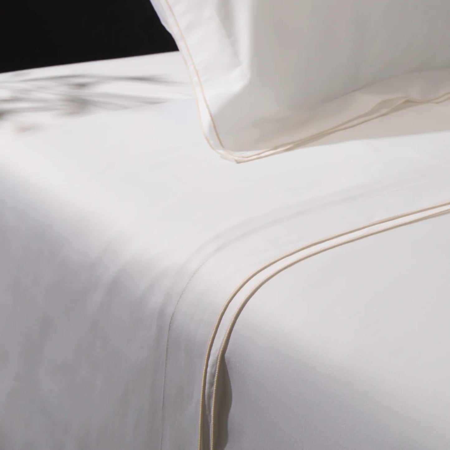 Conjunto de cama na cor branca