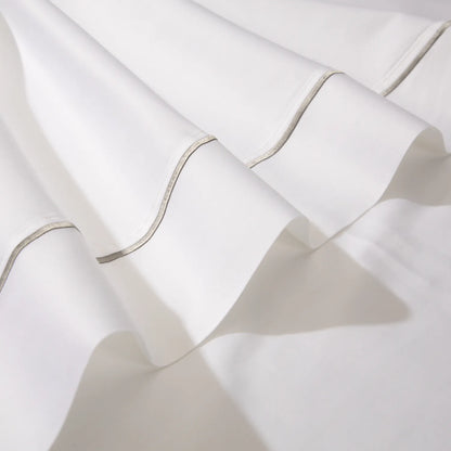 Lençol de cama na cor branca