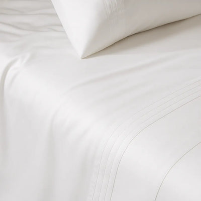 Conjunto para cama na cor branca