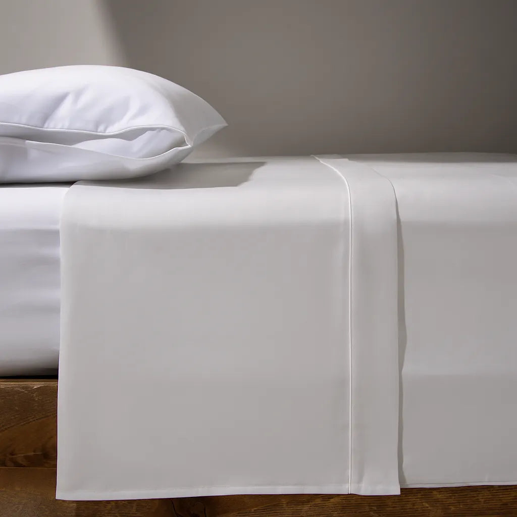 Lençol de cama branco da Voucler