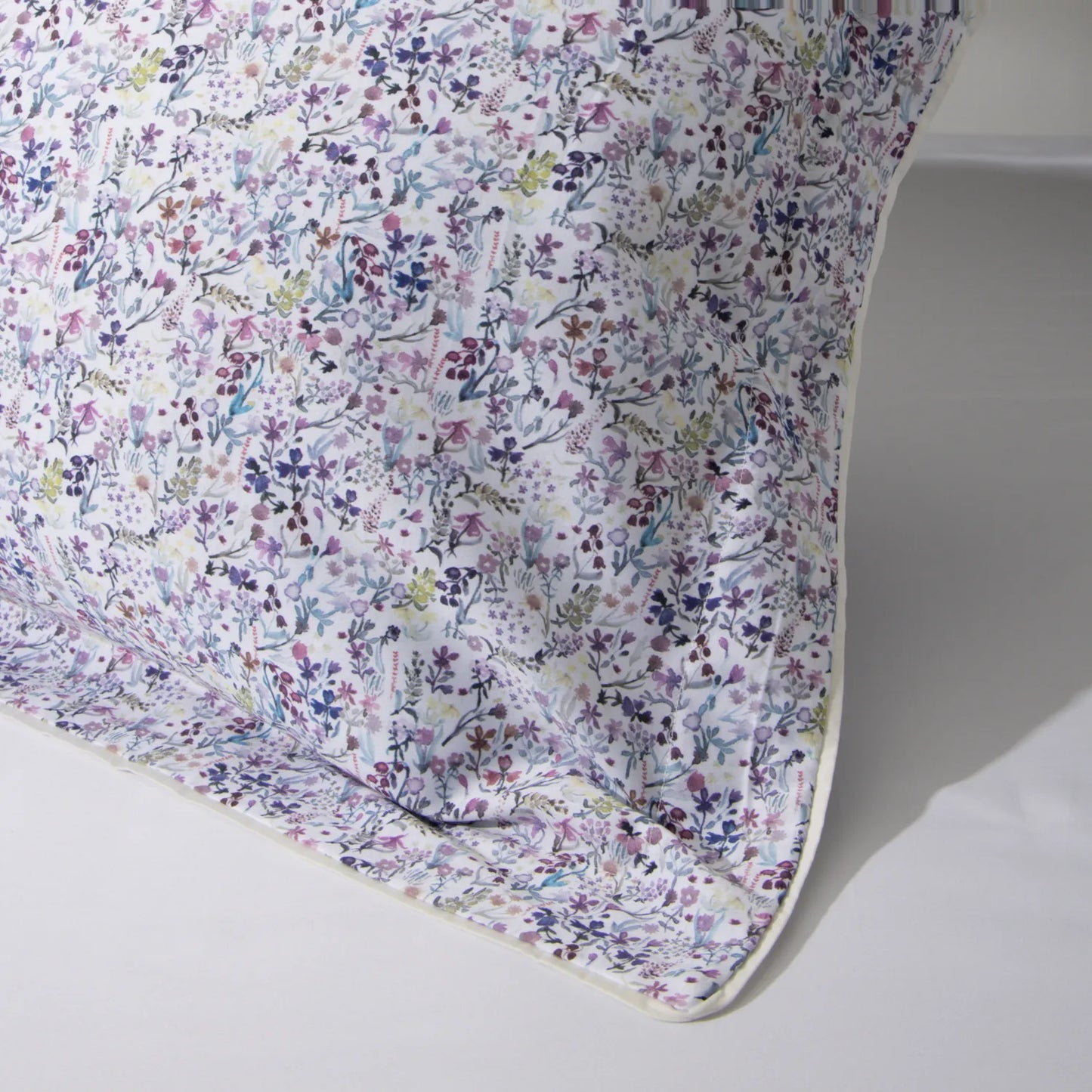 Capa de travesseiro floral da Voucler