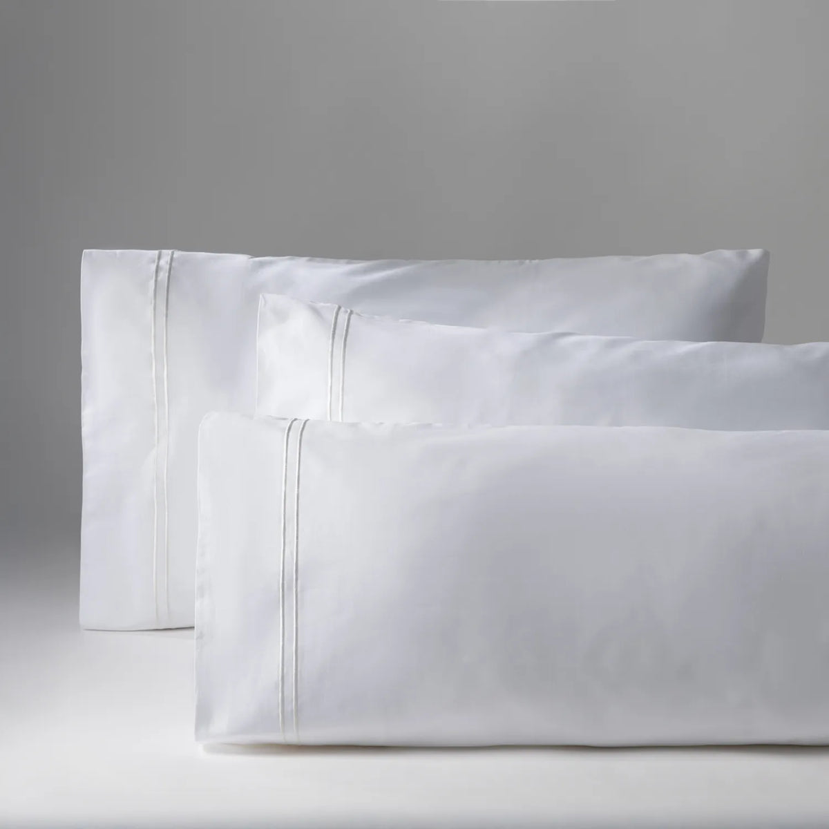 Capa de travesseiro na cor branca
