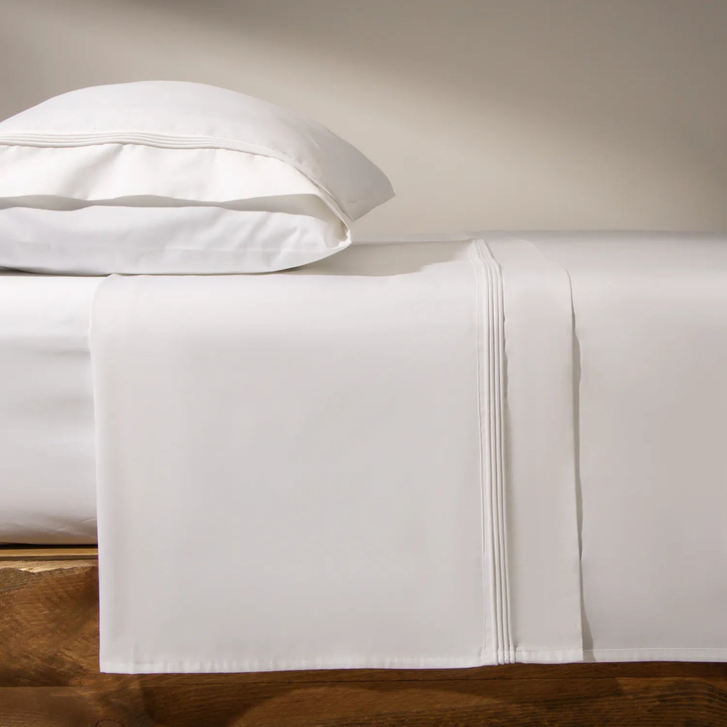 Conjunto de cama na cor branca