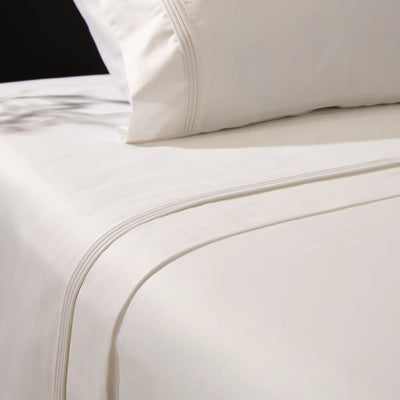 Conjunto de cama na cor branca