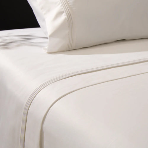 Conjunto de cama na cor branca