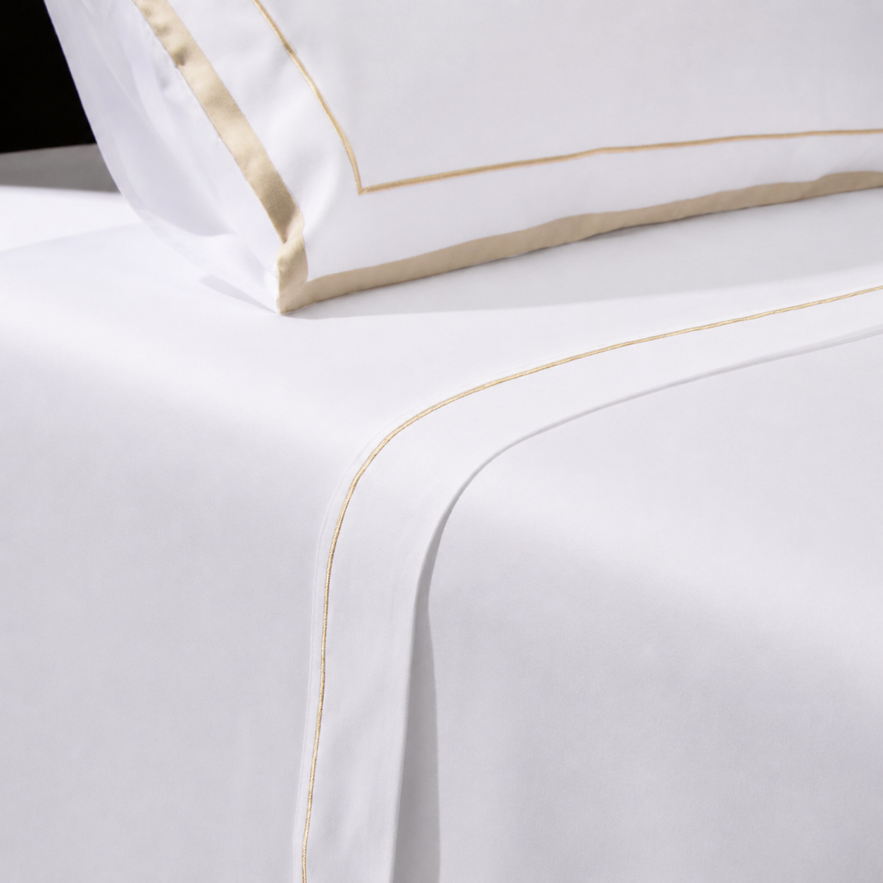 Heaven sateen flat sheet golden color detail